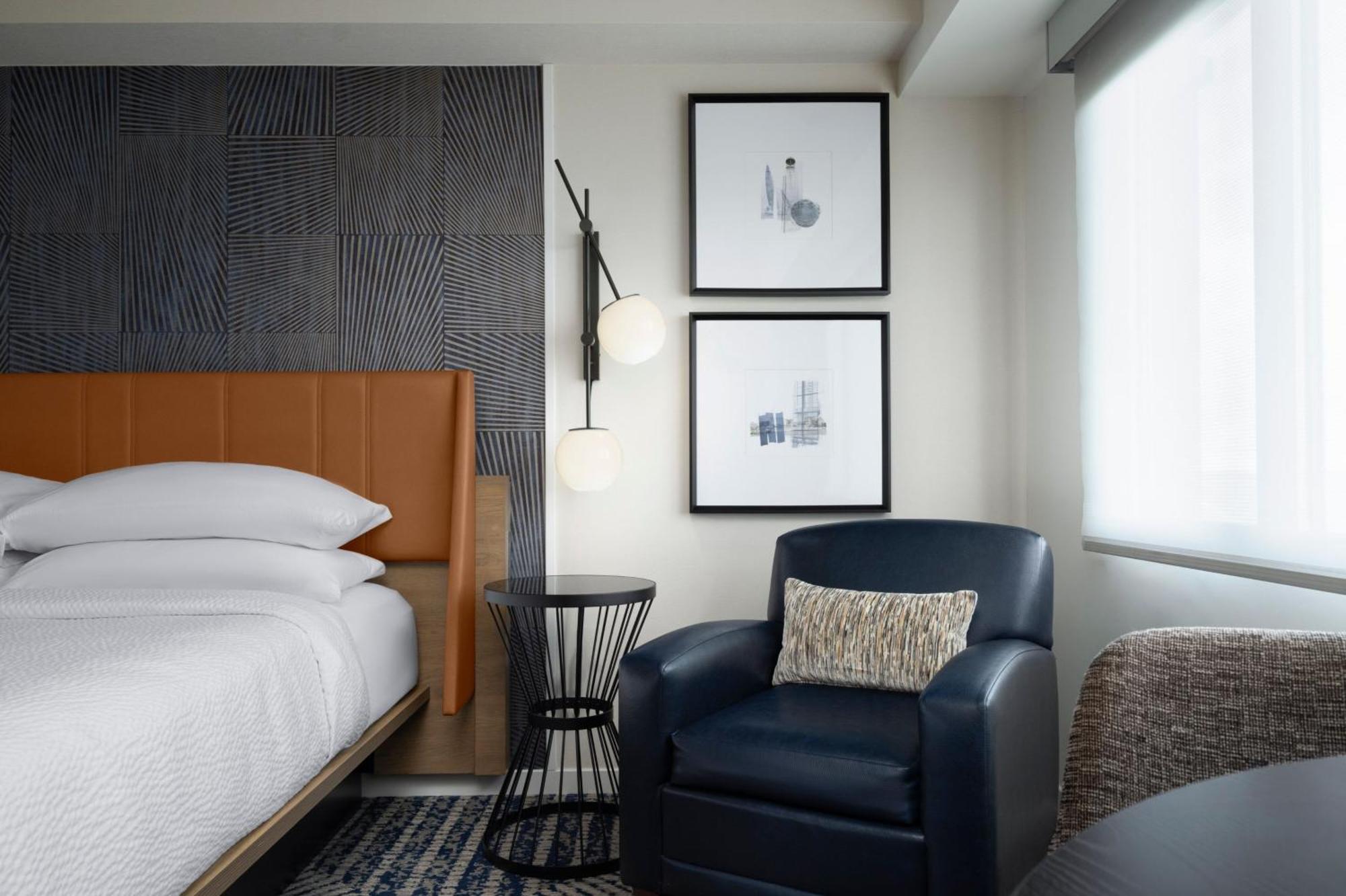 Hotel Sheraton Bayfront 4*