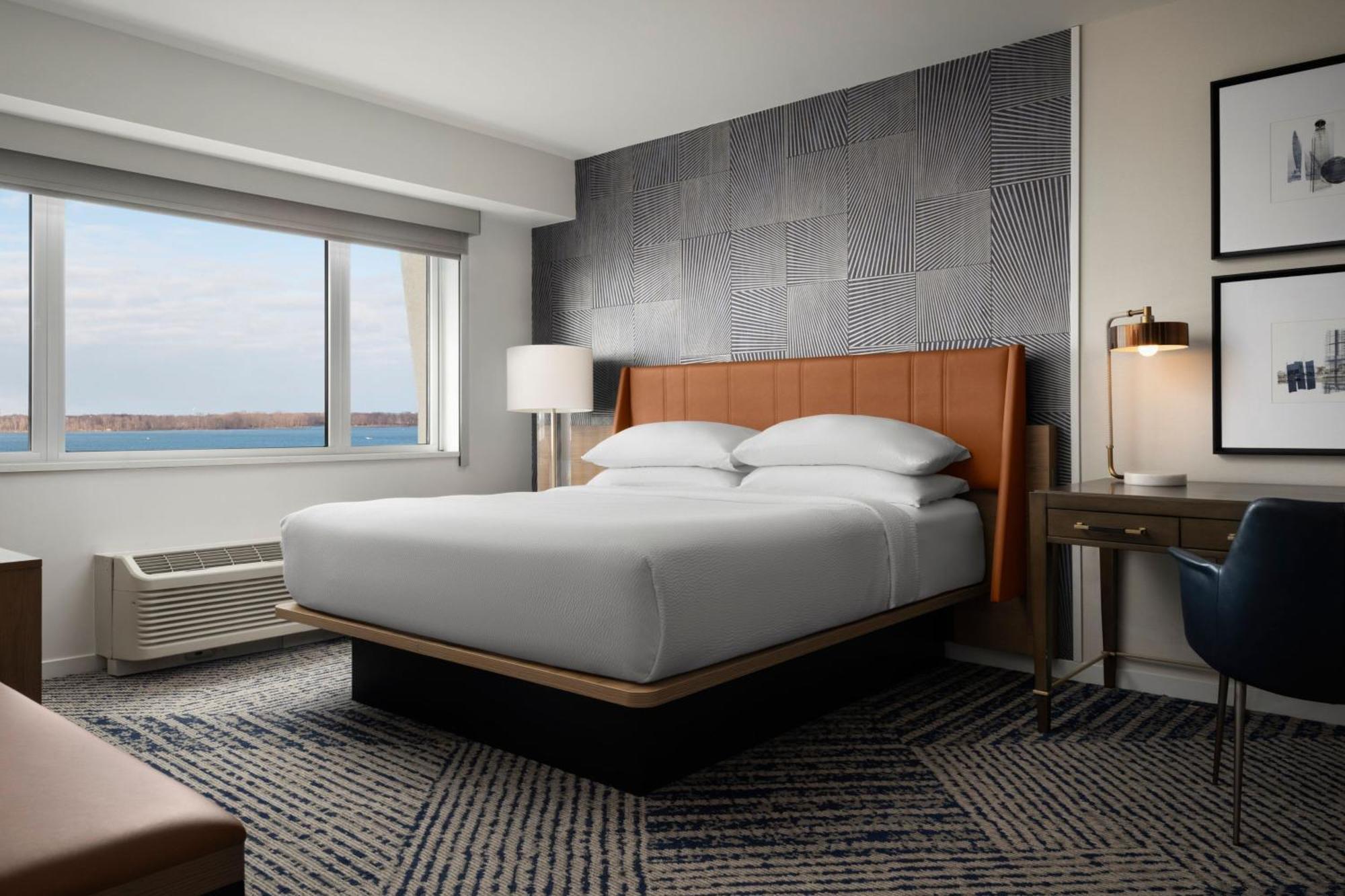 Sheraton Bayfront 4* Erie