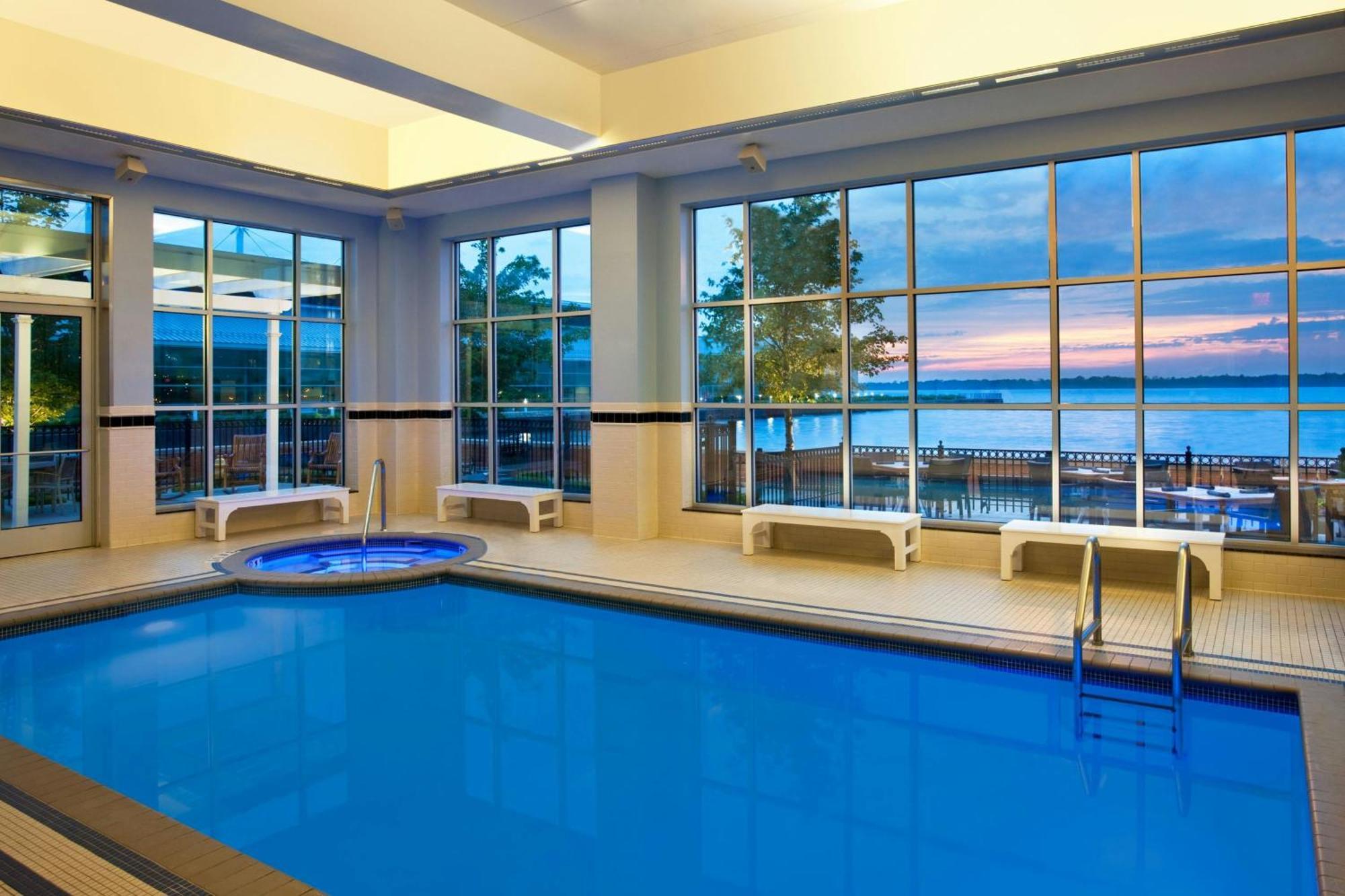 Sheraton Bayfront 4*